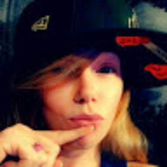 Meet your Posher, Kayla - Picture 1 of 1